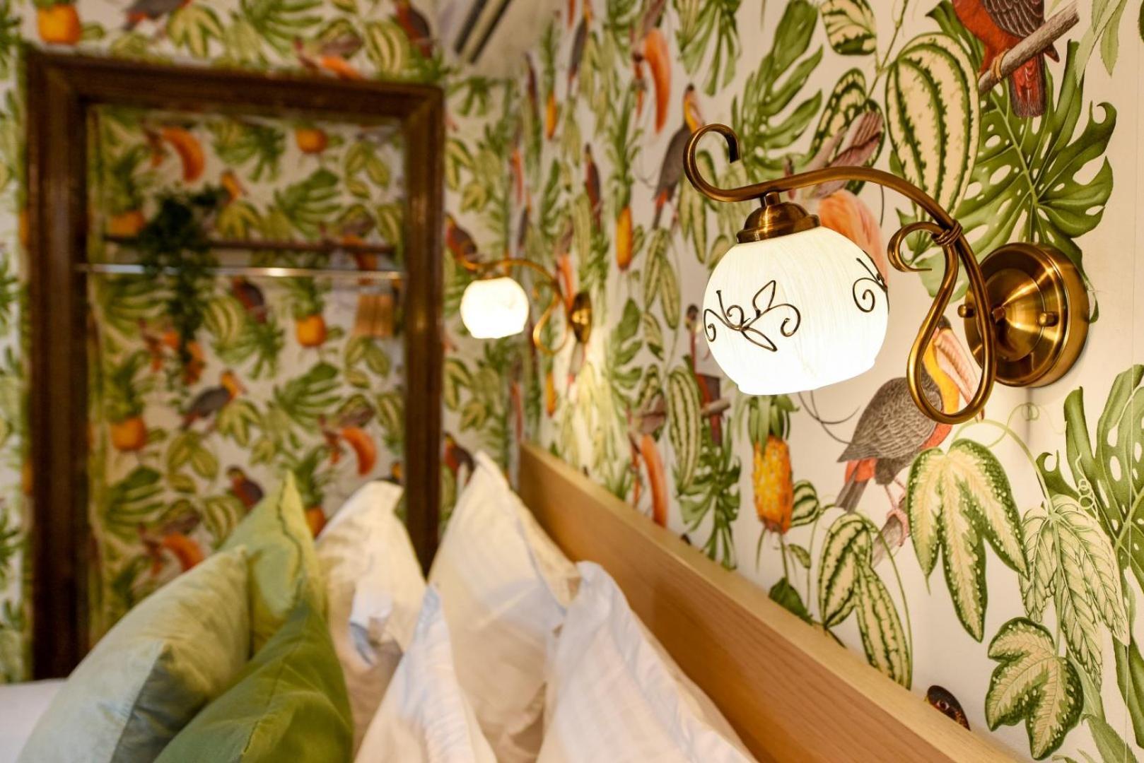 Historic Charm, Modern Comfort - Accommodation In The Heart Of The Old Town Bucharest Room photo